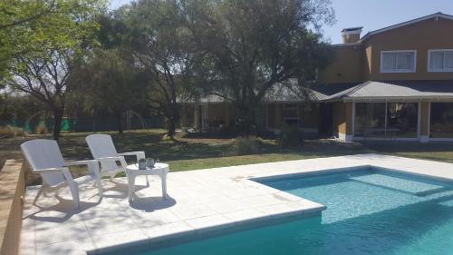 CASA 6 A Malibú 3km del Aeropuerto Podes dejar tu auto (CASA 6 A Malibu 3km del Aeropuerto Podes dejar tu auto) in Villa Allende