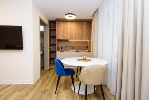 Konyha, Hotel TwentyFour Living in Bad Urach