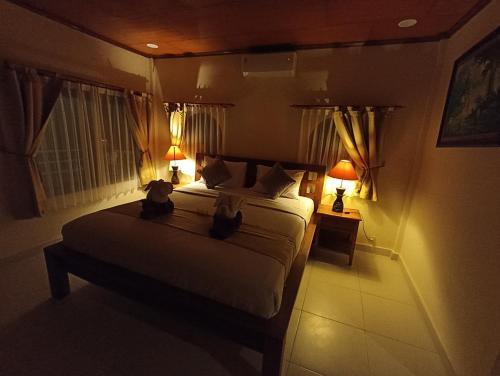 Deluxe Double or Twin Room with Pool View image 3