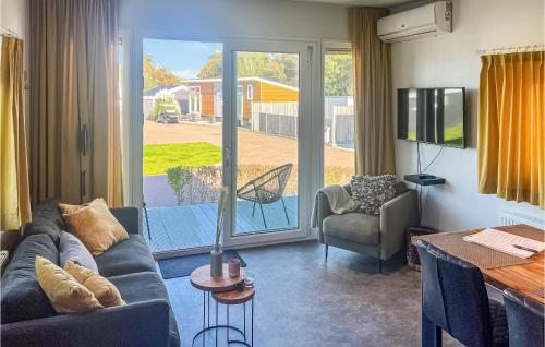  Stunning Home In Scherpenisse in Scherpenisse