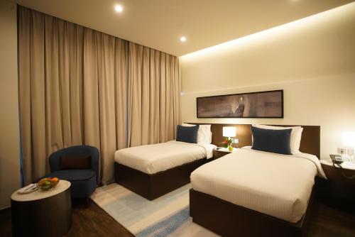 Standard Twin Room image 3