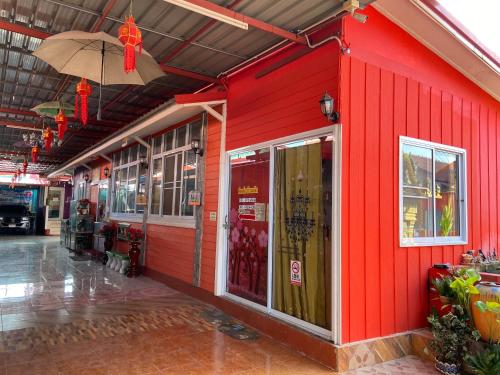 บ้านบุญจินดา รีสอร์ท Room Type - 6-Bed Mixed Dormitory Room