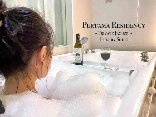 【NEW】Luxury Duplex Suite + Private Jacuzzi @ KL