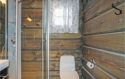 Bathroom, Awesome home in Sjusjen with 3 Bedrooms, Internet and Jacuzzi in Sjusjoen