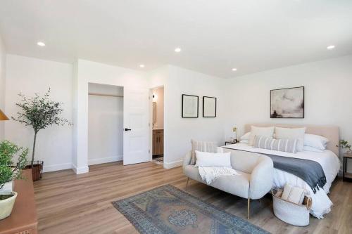 Cozy Modern 3 Bedroom home near Universal sleeps 9