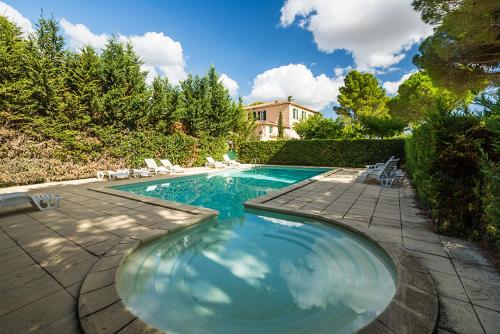 泳池, Pézenas Cottage 1 chambre et mezzanine au coeur d'un domaine avec 2 piscines (Pezenas Cottage avec terrasse et jardin 1 chambre et 1 mezzanine au coeur d'un domaine avec 2 piscin) in 圖爾布