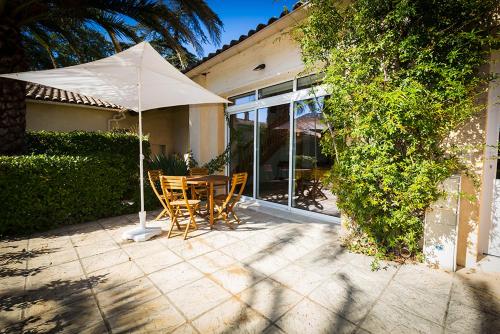 設施, Pézenas Cottage 1 chambre et mezzanine au coeur d'un domaine avec 2 piscines (Pezenas Cottage avec terrasse et jardin 1 chambre et 1 mezzanine au coeur d'un domaine avec 2 piscin) in 圖爾布
