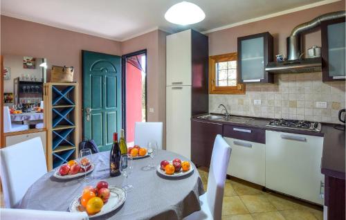 2 Bedroom Stunning Apartment In Aprilia Marittima