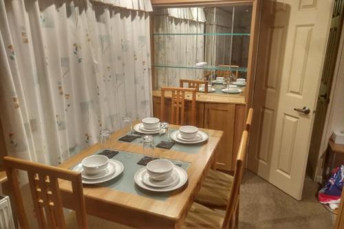 2 bedroom static caravan on quiet park near Caernarfon & Snowdonia