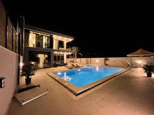Follow Sea Villa in 索瓦馬