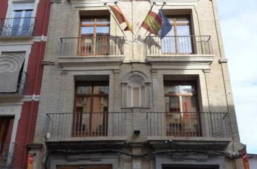 Be Zaragoza Hostel