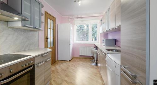 4BR Apartment in Tallinn City Centre with free parking