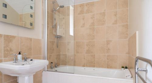 Holiday Property - image 11