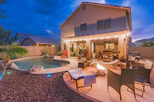 Desert Oasis Amazing Pool Waterfall Firepit Office