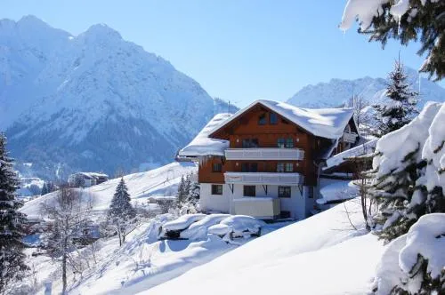 Gästehaus am Berg in Hirschegg, Österreich