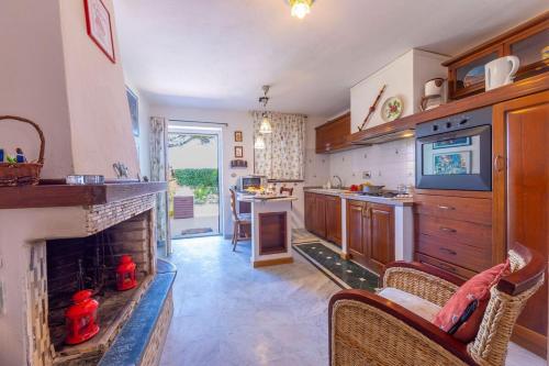 La Casa Fra gli Ulivi luxury apartments with pool near Cinque Terre and Tuscany 5