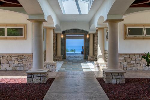 Luxury Kona Mansion - Infinity Pool & Epic Views