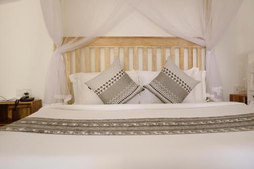 2 queen beds