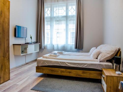 Molnar Apartment Cozy City Center Retreat for 2 AC & Perfect Location! Room Type - One-Bedroom Apartment