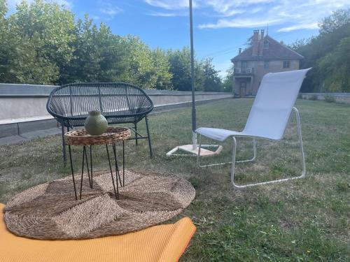 Jolie cabane avec jacuzzi pour les amoureux de la nature