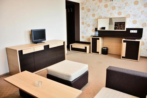 Olymp Hotel - image 11