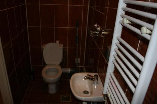 Mayfair Flat - image 7