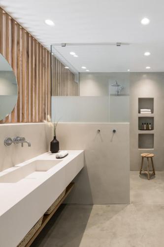 Pure Suite with Pool or Jacuzzi image 2