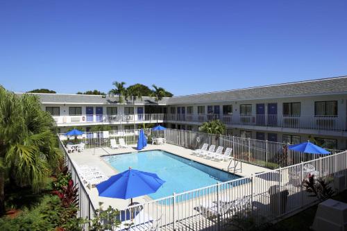 Motel 6-Lantana, FL