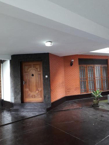 Ceylon Travel and Stay Lodge in Sri Jayawardenepura Kotte