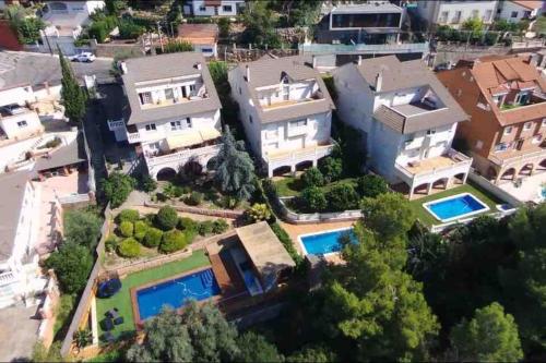 Casa con piscina y vistas en Vallirana/Barcelona