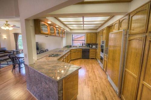 569 Lucerne Home - image 4