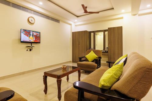 Hotel Comfort Park - Opposite Sri Ramachandra Medical College Porur