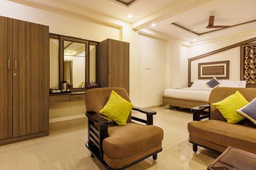 Hotel Comfort Park - Opposite Sri Ramachandra Medical College Porur