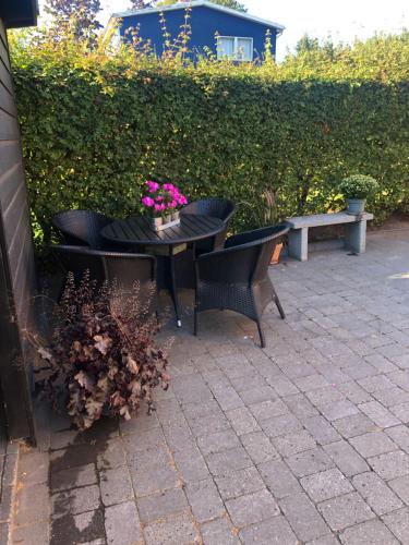 Nyistandsat højloftet kælderlejlighed på 70 m2 i Viborg centrum, med plads til 4 personer Nyistandsat højloftet kælderlejlighed på 70 m2 i Viborg centrum, med plads til 4 personer