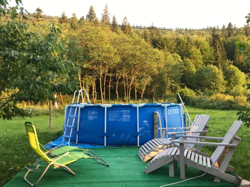 Úszómedence, Karpatske Vidlunnya in Mykulychyn