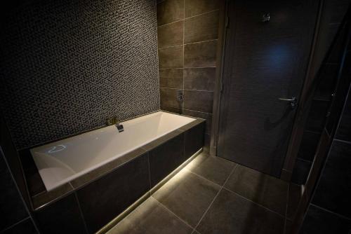 Taransay House - image 3