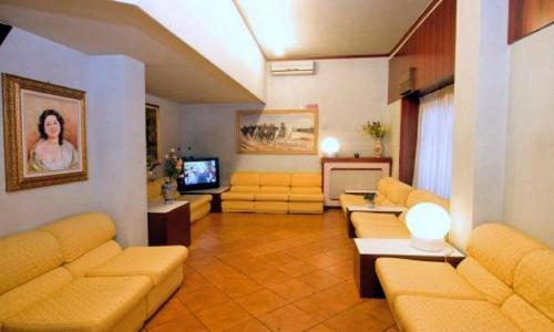 Piccolo Hotel - image 7