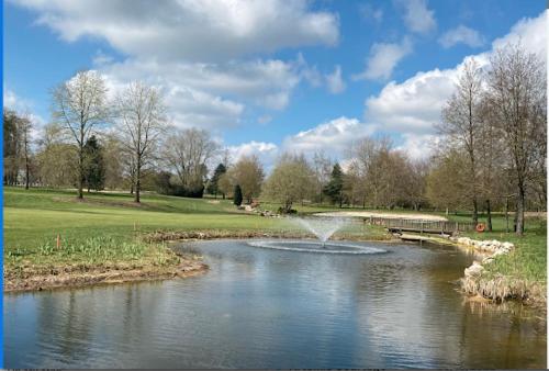 Golf course [on-site], Villa familiale au grand calme in Chaville