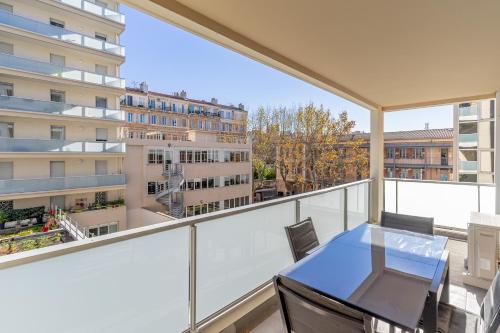 Panier, Major, appartement de 47 m2, parking et terrasse