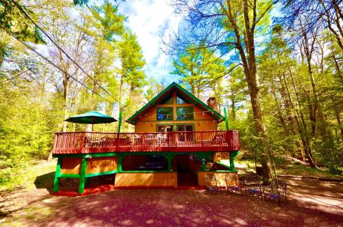 ⛰⛵️⛱Mt. Maplewood Lodge❤️Seasonal Specials ☆Poconos☆Cabin☆Hot⛷Tub☆Game Room☆ thumb 2