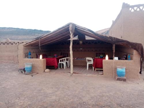 Auberge Camping Tafraoute Montagnes in Ouzina