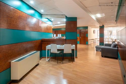 로비, Suites Rooms Valencia in 엑스트라무르스