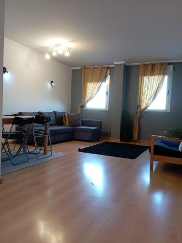 Cardoso Pires 2 Bedrooms Apt. in ลูมิยาร์