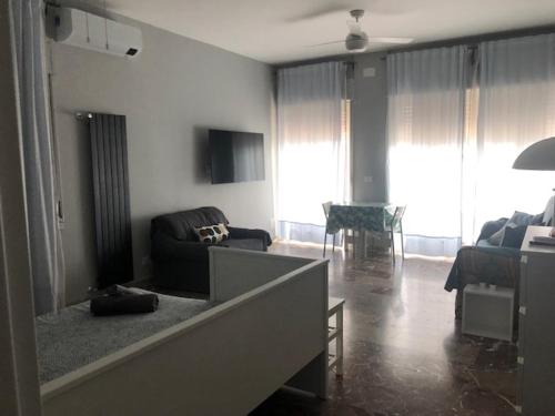  CASA VACANZE MOON SEA HOUSE FRONTE MARE ACI TREZZa in Aci Trezza