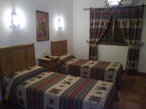 2 twin beds