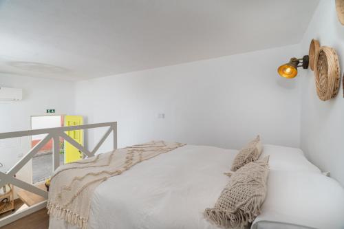 Casa Estabulo- Cozy Rustic Farmhouse (HORSE LOFT) in Estombar