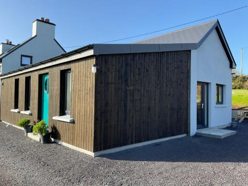 Wild Wild West Holiday Cottages in Bantry