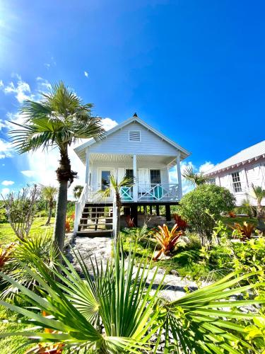 Bahçe, Eleuthera Retreat - Cottages on pink sand private beachfront property in North Palmetto Point