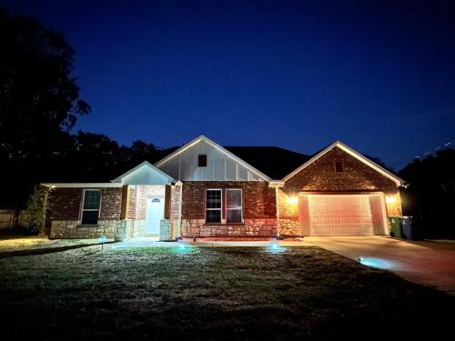 LakeDallasPoolHouse GREAT memories, near LAKE! in Lake Dallas, USA