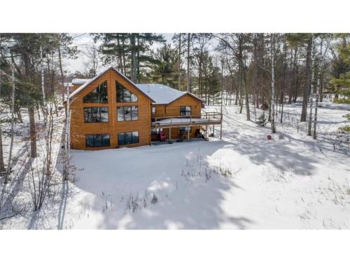 Exterior view, Large Log Home on Lake with Hot Tub in Crosslake (MN)